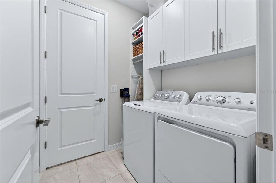 Furnished interior view inside a new home in , Lakewood Ranch (Image 66).