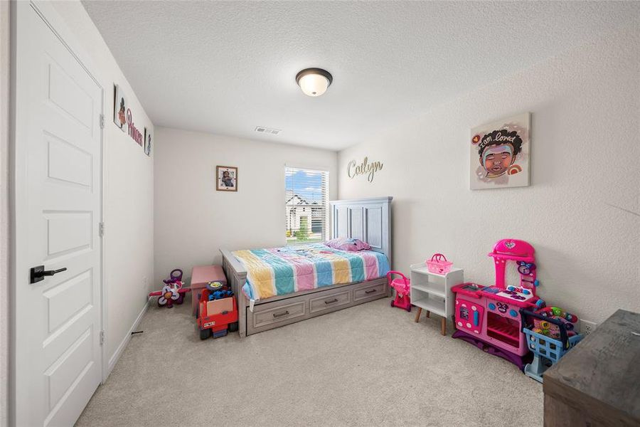 Furnished interior view inside a new home in Willow Grove, Melissa (Image 19).