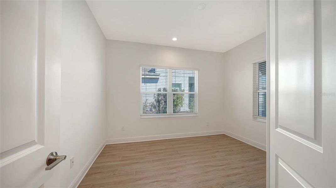 Spacious, unfurnished interior of a new home in , Bradenton (Image 35).