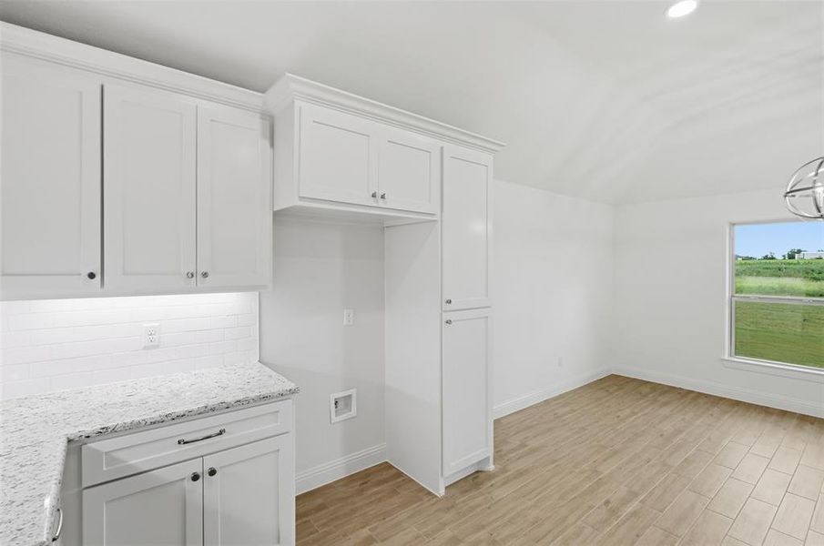 Spacious, unfurnished interior of a new home in , Tolar (Image 17).