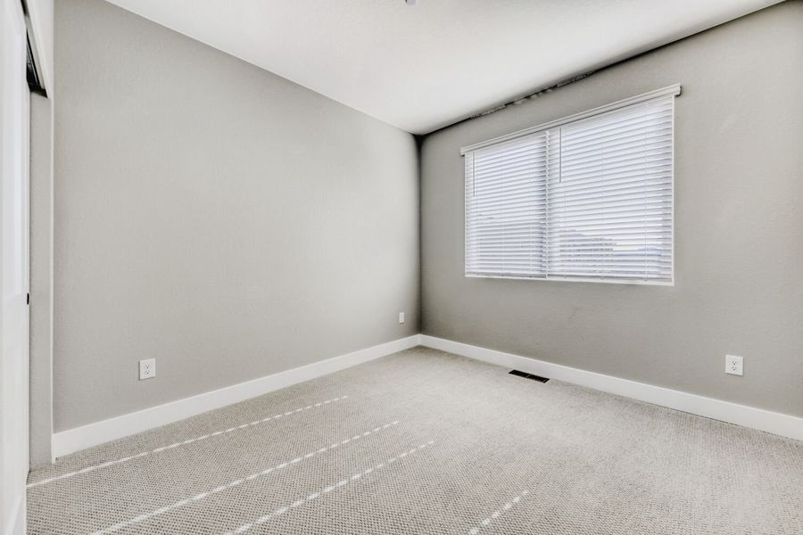 Spacious, unfurnished interior of a new home in Solterra, Lakewood (Image 8).
