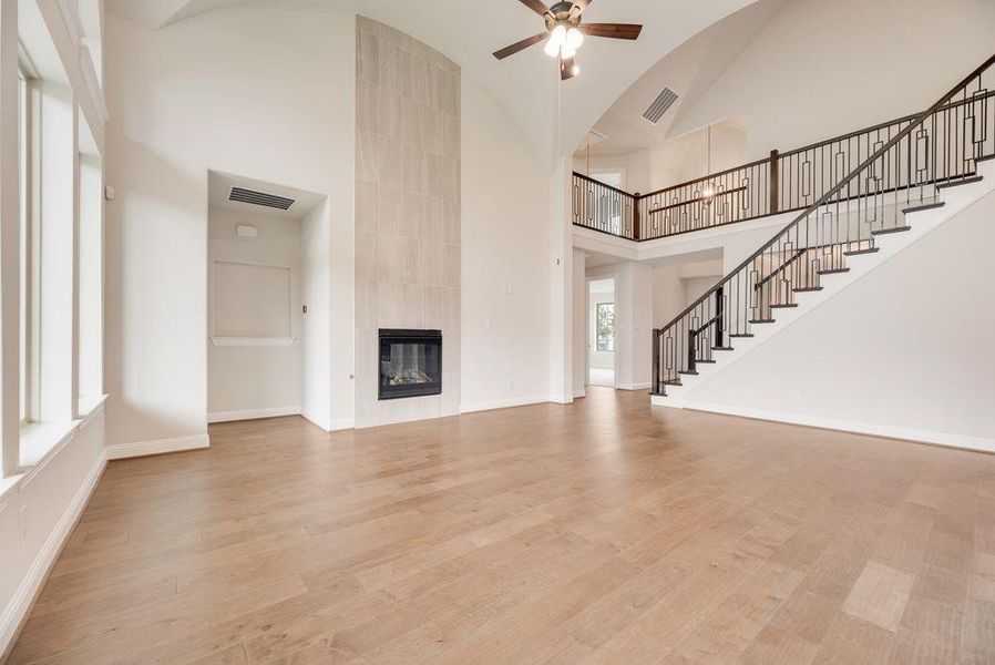 Spacious, unfurnished interior of a new home in Frisco Hills, Little Elm (Image 16).