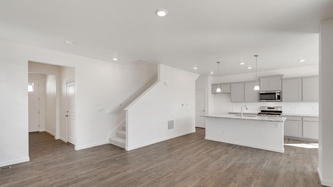 Spacious, unfurnished interior of a new home in The Ridge at Lorson Ranch, Colorado Springs (Image 7).