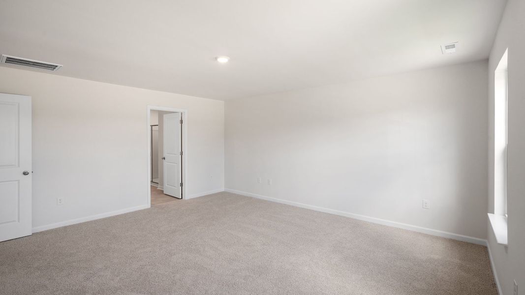 Spacious, unfurnished interior of a new home in Aurora Acres, Snow Camp (Image 18).