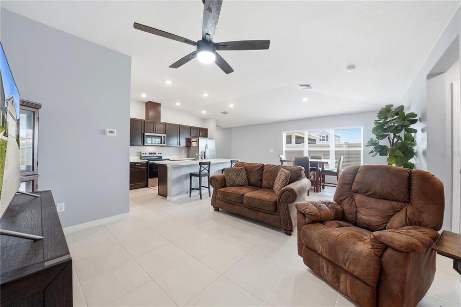 Furnished interior view inside a new home in Magnolia Creek, Riverview (Image 10). Furnished interior view inside a new home in Magnolia Creek, Riverview (Image 10).