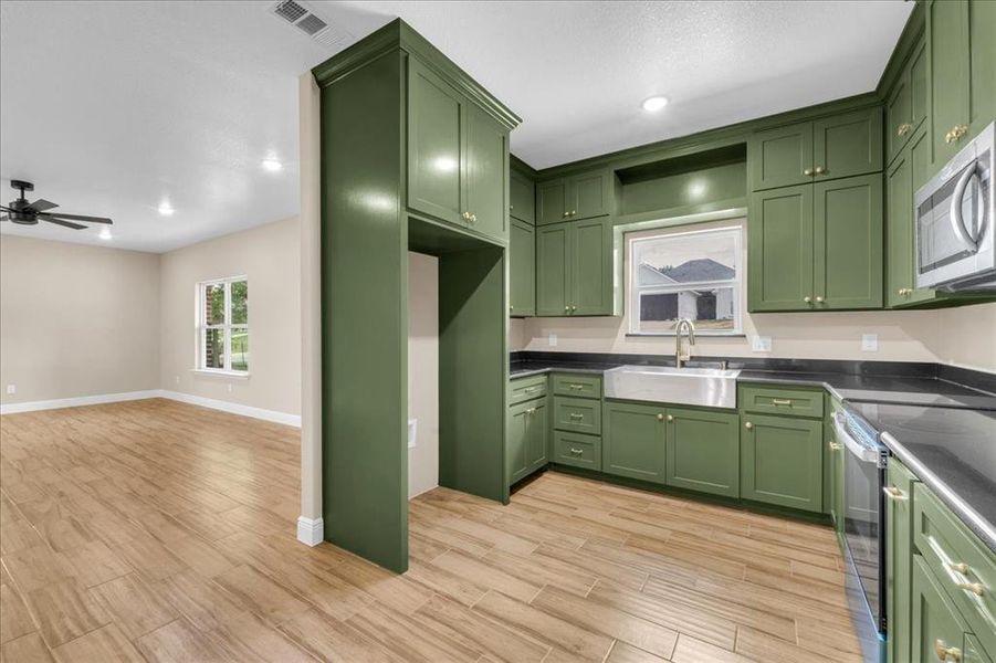 Furnished interior view inside a new home in , Fort Worth (Image 17).