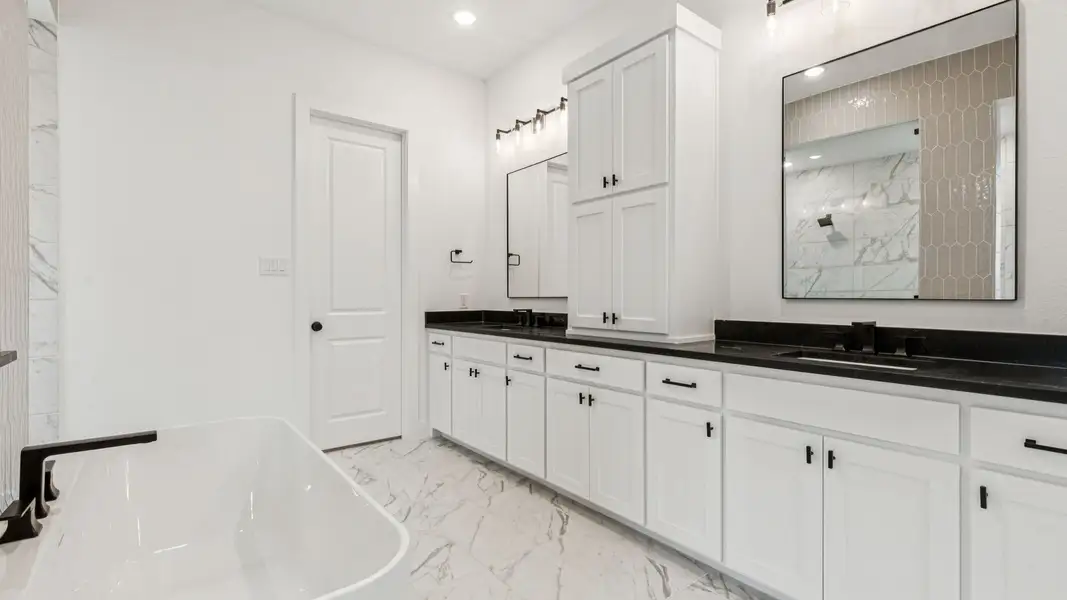 Furnished interior view inside a new home in Eliana, McKinney (Image 11).