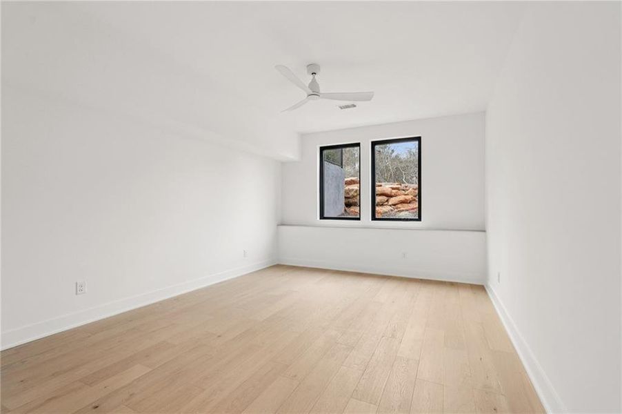 Spacious, unfurnished interior of a new home in , Roswell (Image 74).