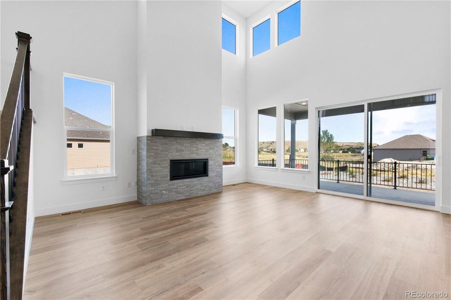 Spacious, unfurnished interior of a new home in Montaine, Castle Rock (Image 15).