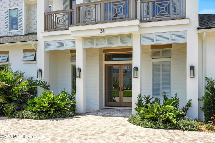 Exterior details and patio area of a home in , Ponte Vedra Beach (Image 32).