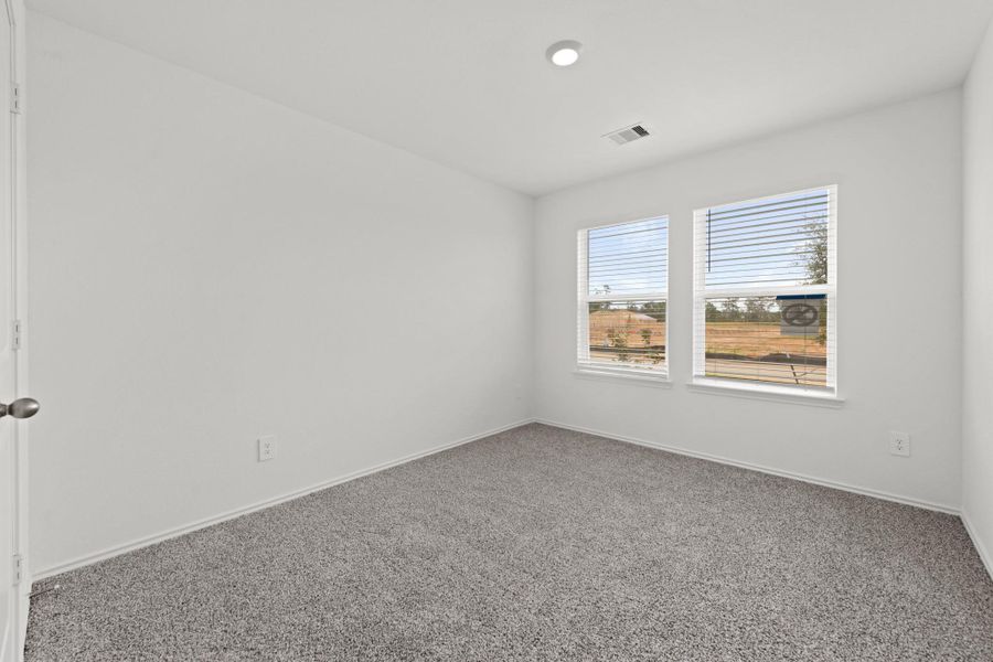 Spacious, unfurnished interior of a new home in Harrington Trails at The Canopies, Splendora (Image 6).