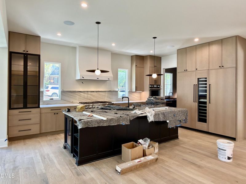 585F6D27-A9E8-4041-A4A9-2E28D8B4F6B1_1_2