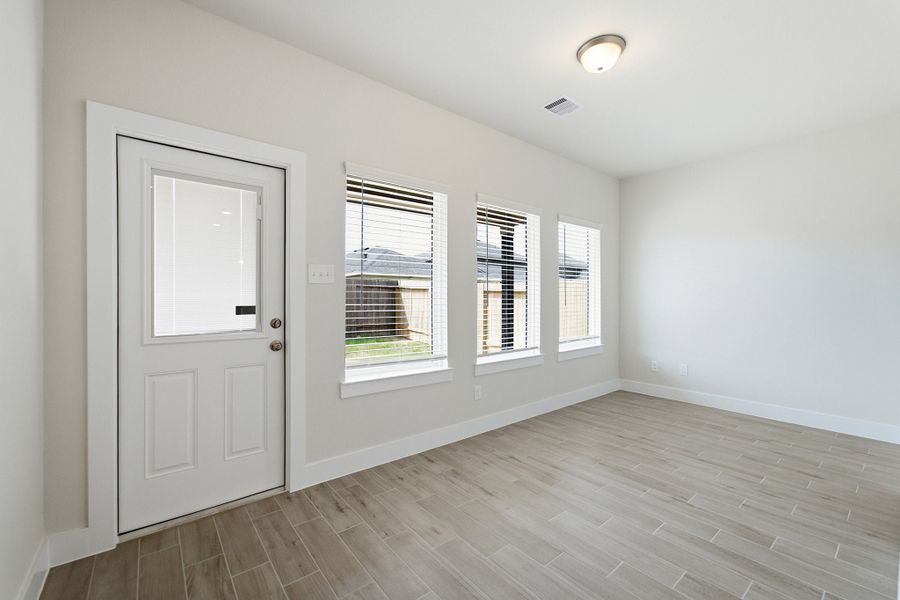 Spacious, unfurnished interior of a new home in Bluestem, Brookshire (Image 20).