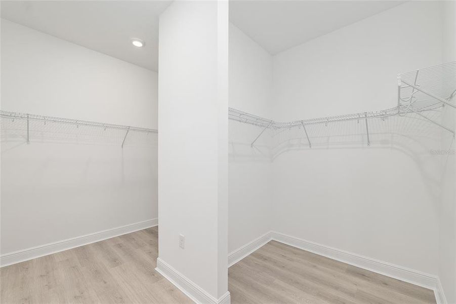 Spacious, unfurnished interior of a new home in , Ocala (Image 51).