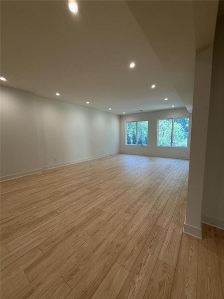 Spacious, unfurnished interior of a new home in , Sandy Springs (Image 25).