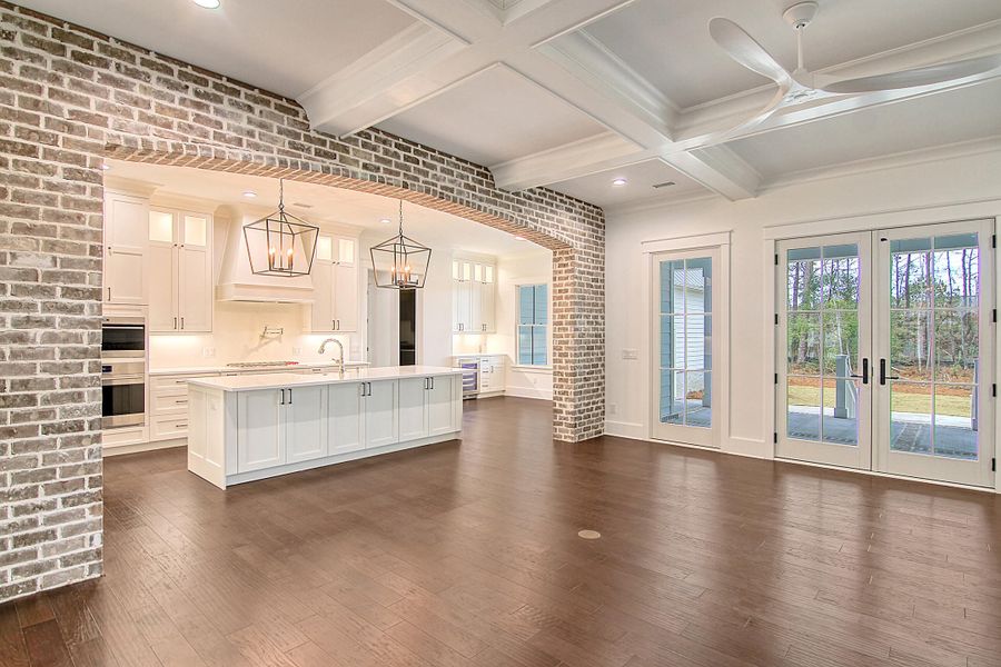 Spacious, unfurnished interior of a new home in , Ravenel (Image 9).