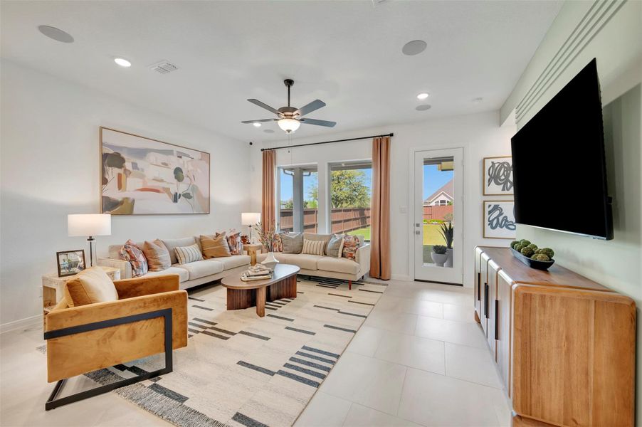 Photo does not represent actual home options and selection. Ask Sales consultant for specific selections.