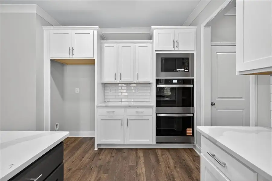 Furnished interior view inside a new home in , Gainesville (Image 6).