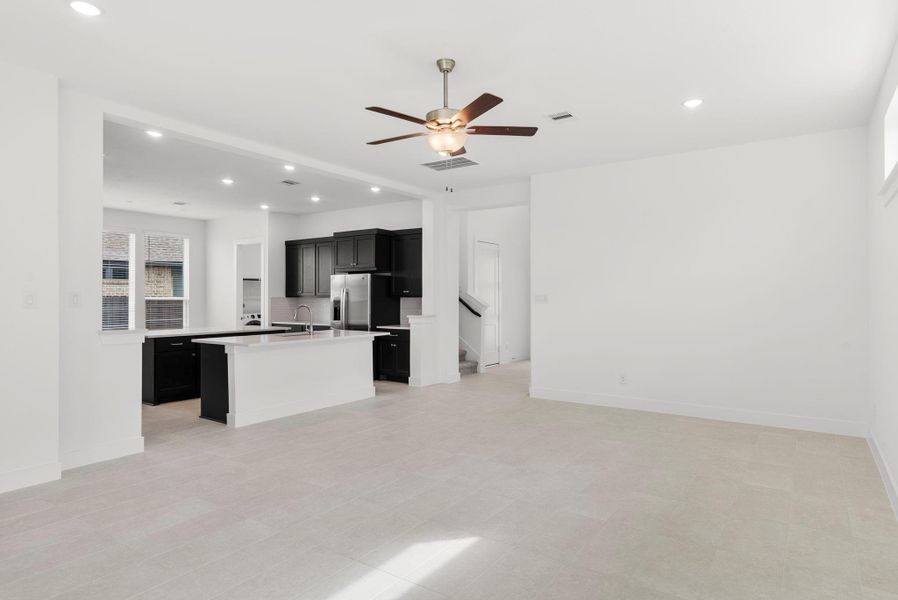 Spacious, unfurnished interior of a new home in The Trails, New Caney (Image 18).