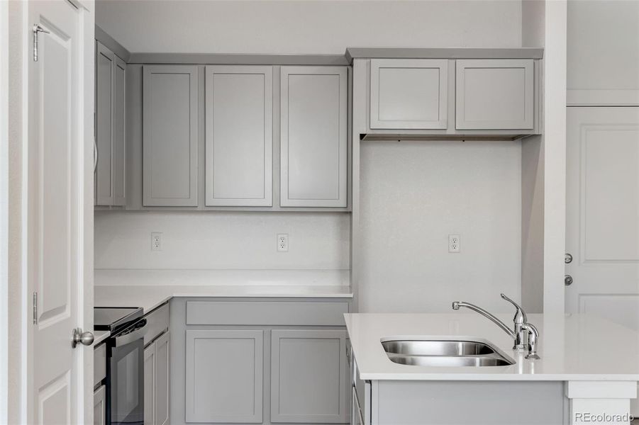 Furnished interior view inside a new home in Vista Meadows, Fort Lupton (Image 6).