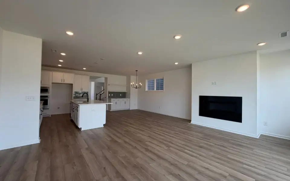 Spacious, unfurnished interior of a new home in Wendell Falls, Wendell (Image 10).