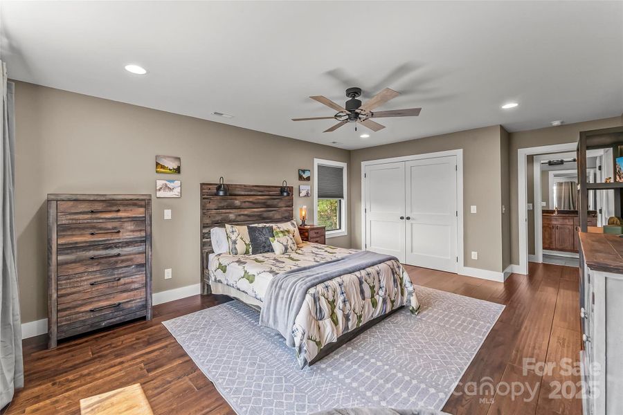 Furnished interior view inside a new home in , Marion (Image 14).