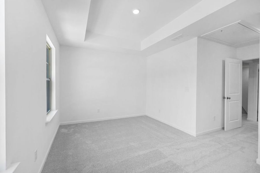 Spacious, unfurnished interior of a new home in Hampton Trace, Marietta (Image 12).