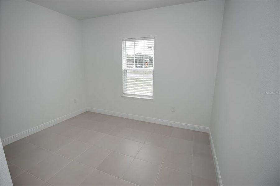 Spacious, unfurnished interior of a new home in , Citrus Springs (Image 12).