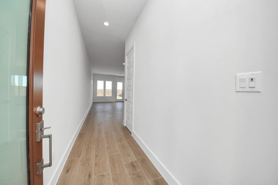 Spacious, unfurnished interior of a new home in , Houston (Image 24).