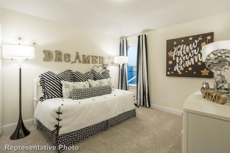 Representative furnished interior of a home built from the Harvest Ridge 2595 by Brohn Homes in Harvest Ridge, Elgin (Image 4).