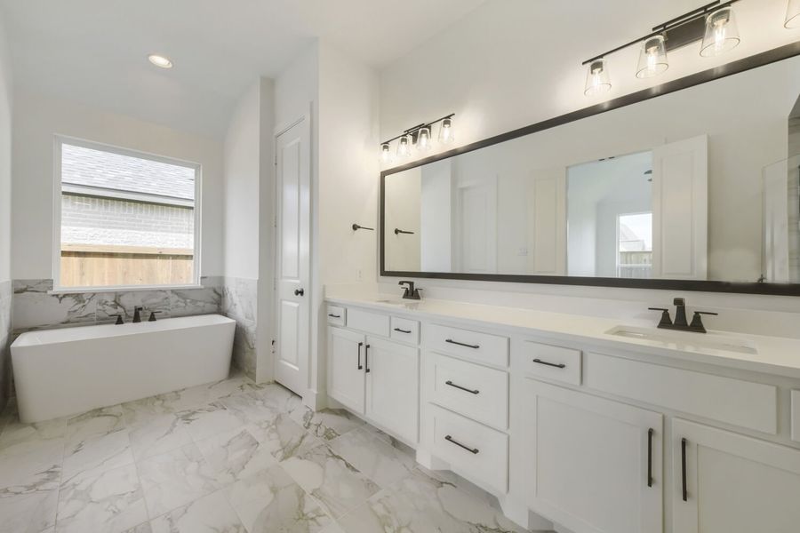 3316 Maidenhair - Primary Bathroom 3316 Maidenhair - Primary Bathroom