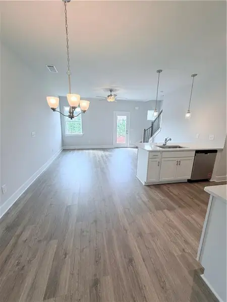 Spacious, unfurnished interior of a new home in , Cartersville (Image 10).