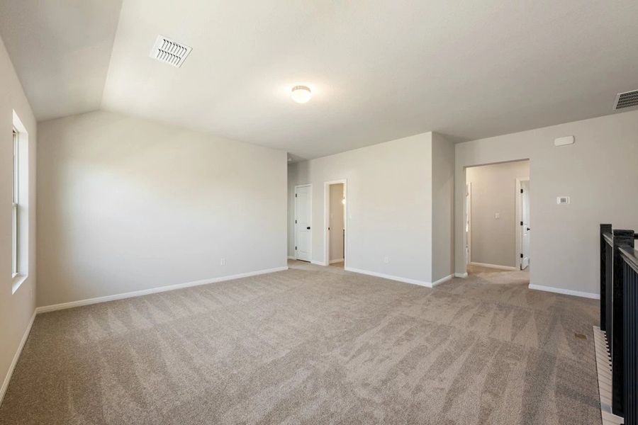 Spacious, unfurnished interior of a new home in Willow Springs, Buda (Image 44).