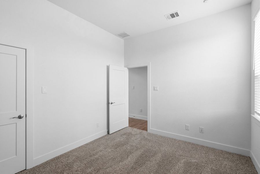 Spacious, unfurnished interior of a new home in Attwater, Waller (Image 32).