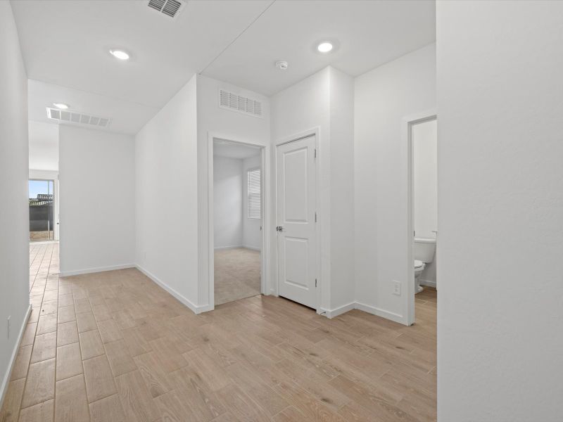 Spacious, unfurnished interior of a new home in Paloma Creek - Estate Series, Surprise (Image 10).