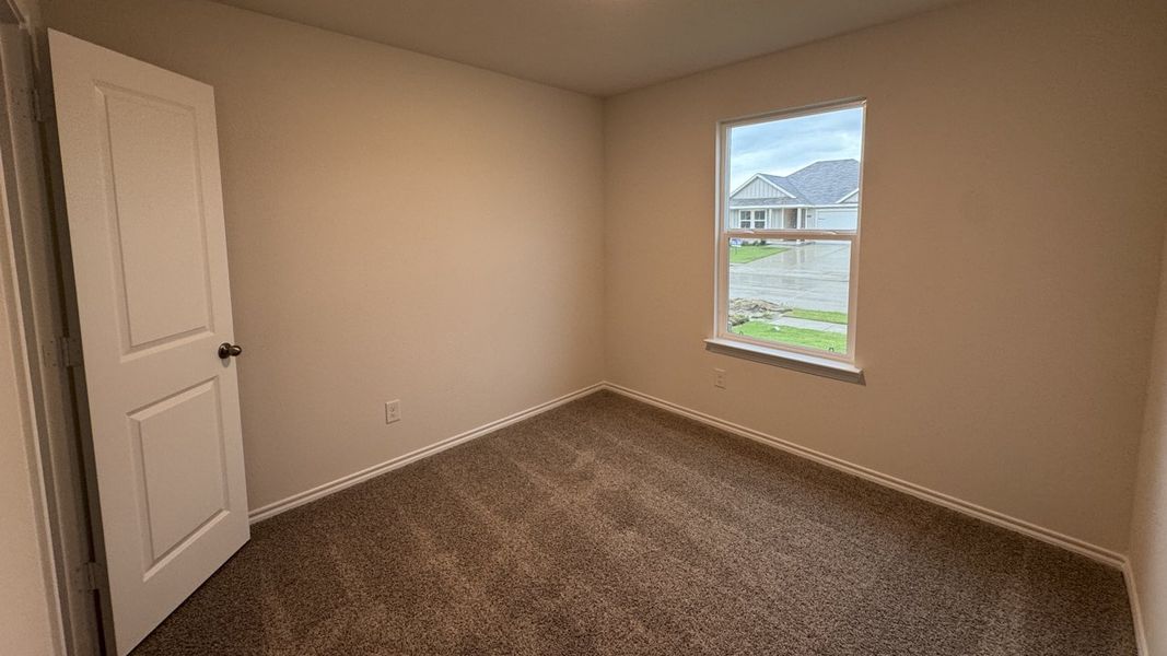 Spacious, unfurnished interior of a new home in Creeks at Burnett Trail, Canton (Image 9).