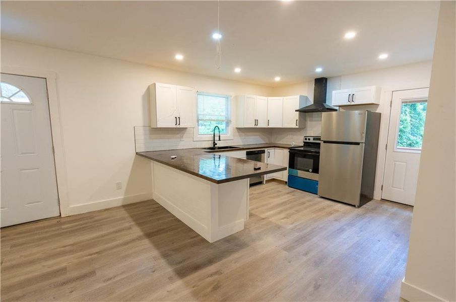Furnished interior view inside a new home in , Atlanta (Image 41).