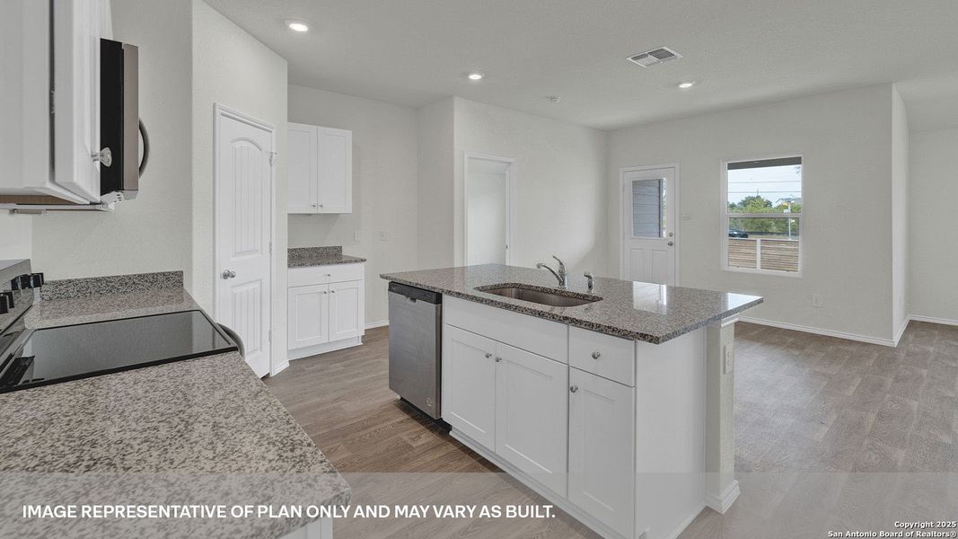 Furnished interior view inside a new home in Arroyo Ranch, Seguin (Image 10).