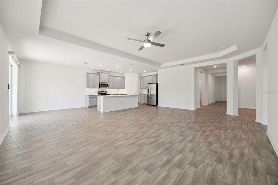 Spacious, unfurnished interior of a new home in Pine Glen: Chateau Collection, St. Cloud (Image 22).