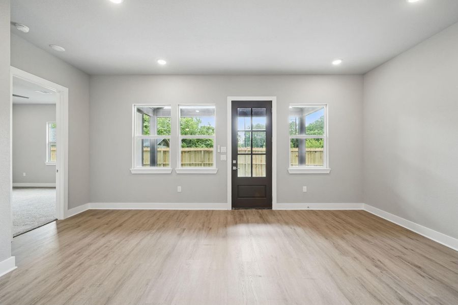 Spacious, unfurnished interior of a new home in , Dayton (Image 18).