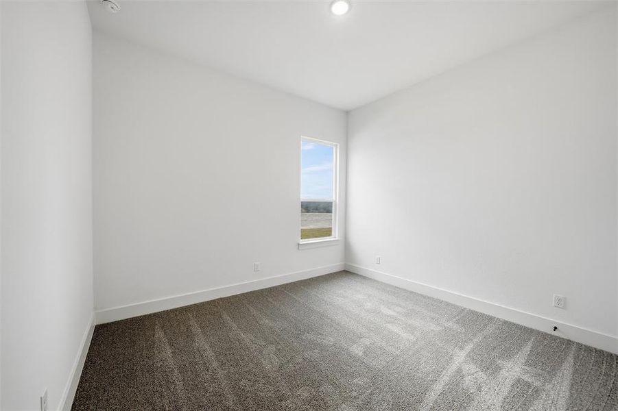 Spacious, unfurnished interior of a new home in Eagle Ridge Estates, Weatherford (Image 18).