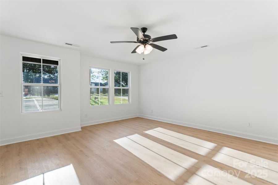Spacious, unfurnished interior of a new home in , Charlotte (Image 10).