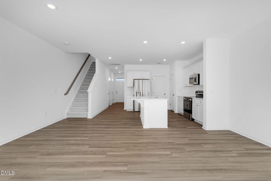 4_Living_Room_Wide