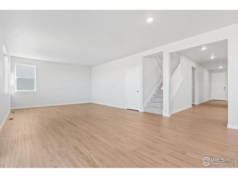 Spacious, unfurnished interior of a new home in Prairie Song, Windsor (Image 18).