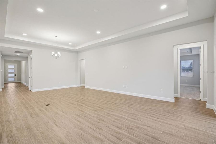 Spacious, unfurnished interior of a new home in Hawk's Overlook, Oviedo (Image 19).