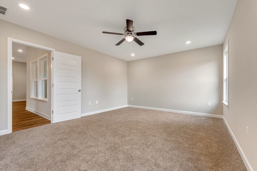 Representative unfurnished interior of a home built from the Dalton by CJL Homes in Oak Hollow, Crestview (Image 37).