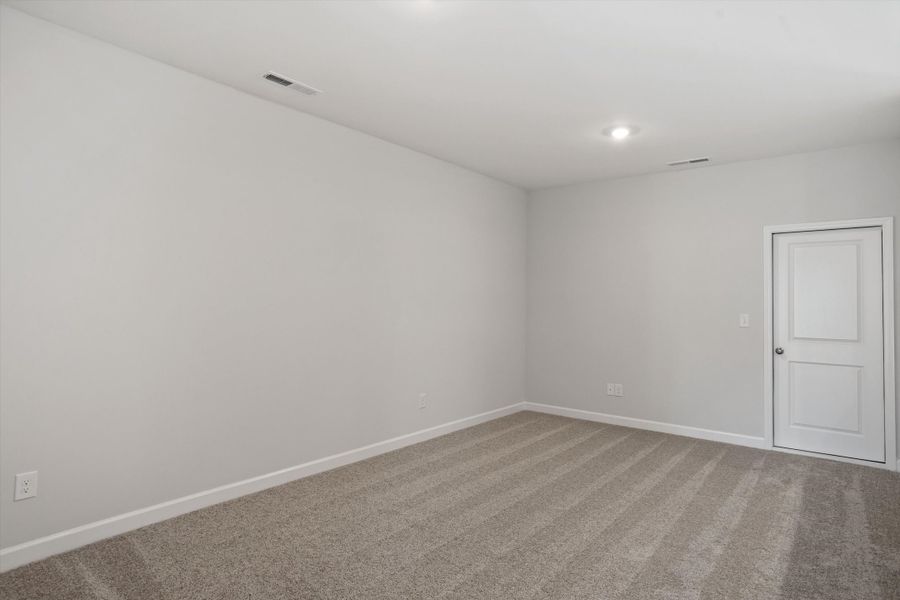 Spacious, unfurnished interior of a new home in Ovation at Sweetbrier, Durham (Image 21).