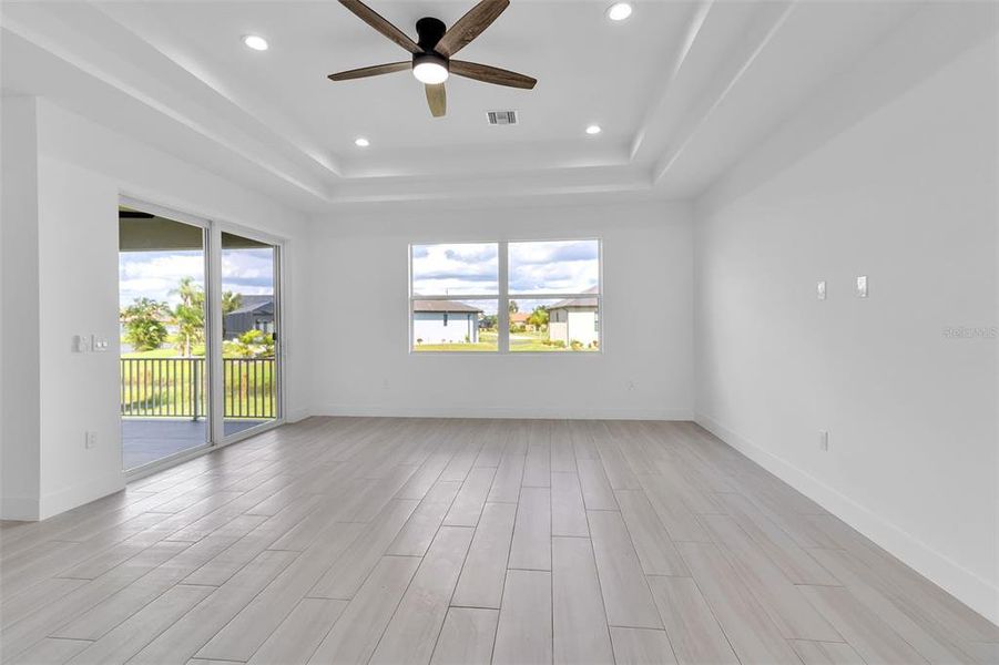 Spacious, unfurnished interior of a new home in , Punta Gorda (Image 45).