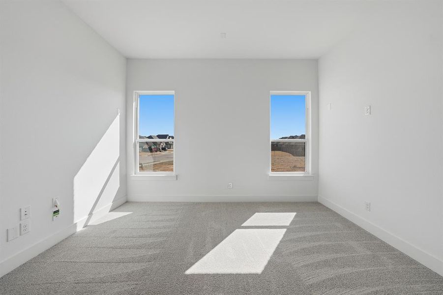Spacious, unfurnished interior of a new home in Tavolo Park, Fort Worth (Image 33).