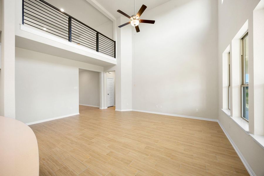 Spacious, unfurnished interior of a new home in Southfork Ranch, Sealy (Image 16).